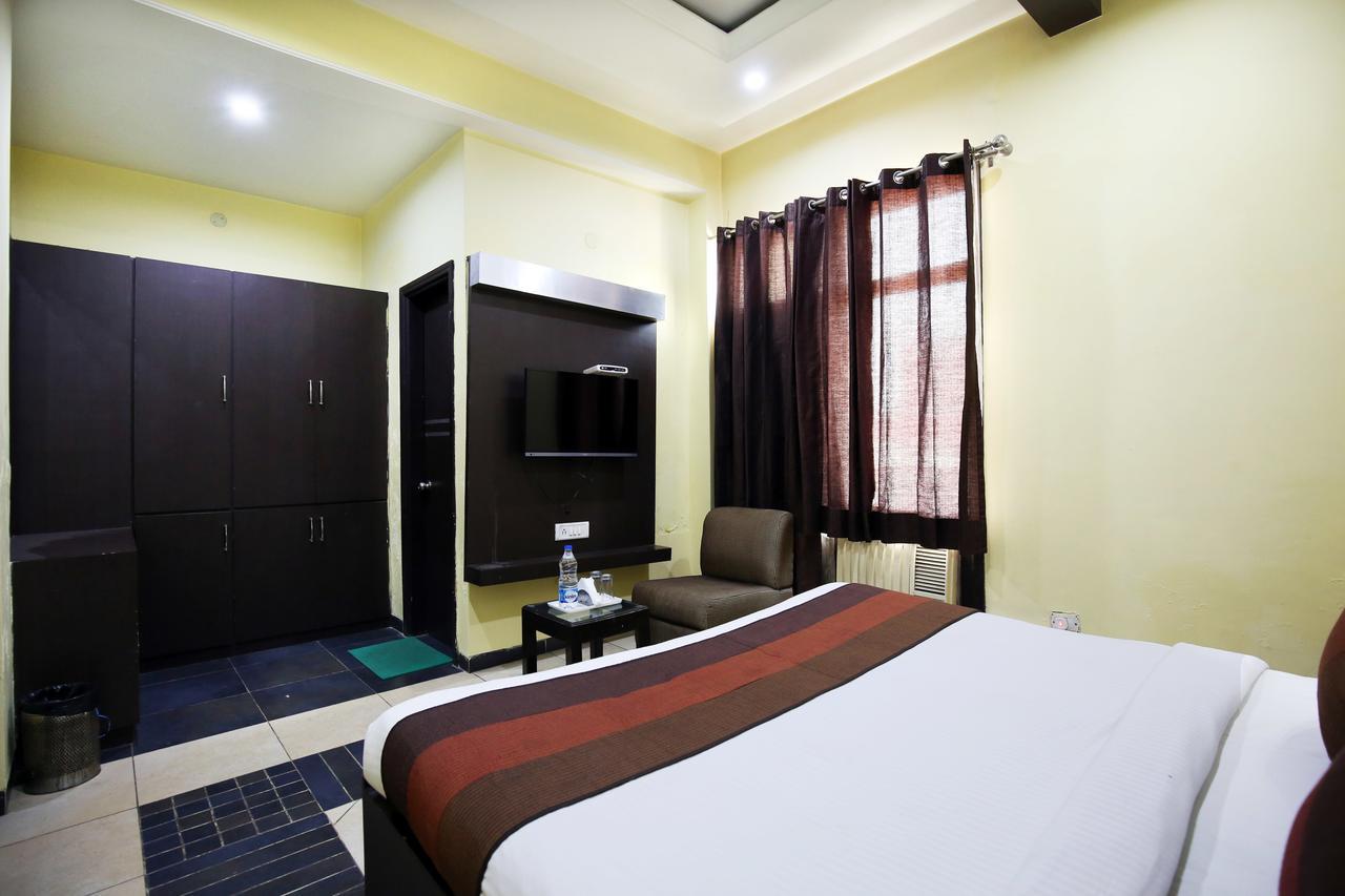 Hotel Mm Yellowuds Αμριτσάρ Εξωτερικό φωτογραφία