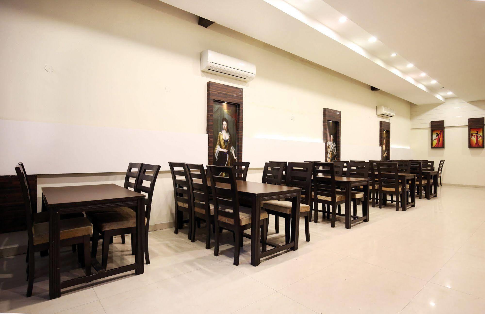 Hotel Mm Yellowuds Αμριτσάρ Εξωτερικό φωτογραφία